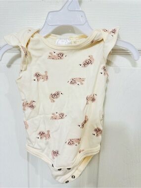 Cream Puppy Print Ruffle-Sleeve One-Piece Bodysuit - Kids